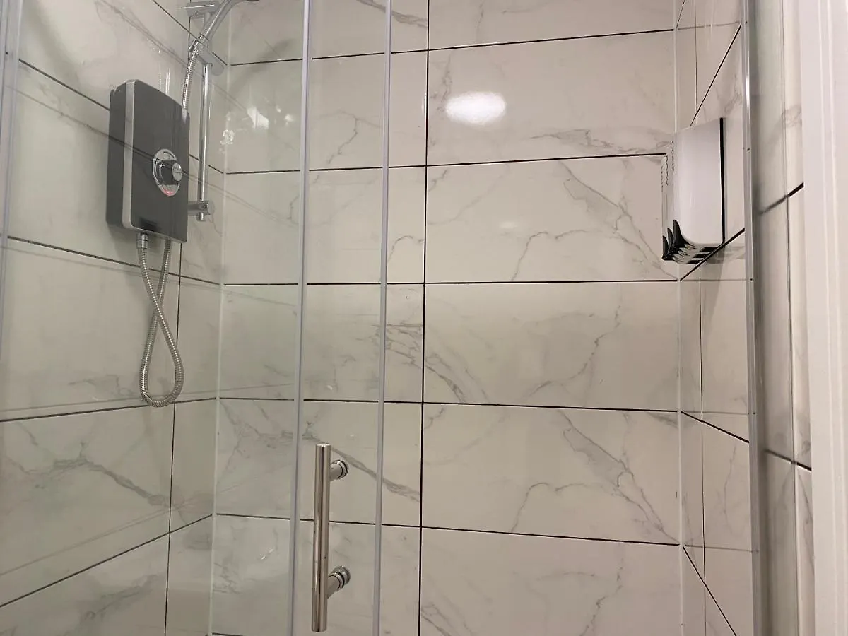 3 Bedroom New York Inspired Apartment Swansea Holiday home