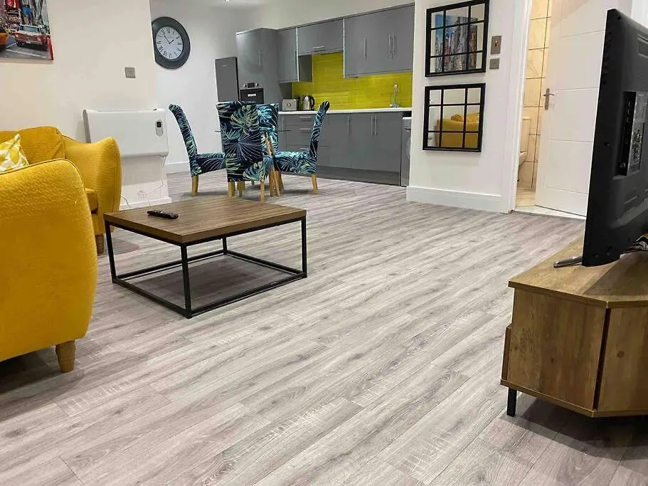 3 Bedroom New York Inspired Apartment Swansea Holiday home