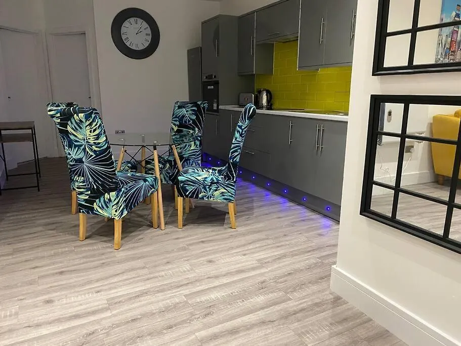 3 Bedroom New York Inspired Apartment Swansea