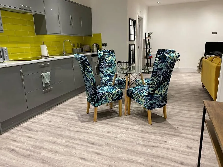 3 Bedroom New York Inspired Apartment Swansea Holiday home