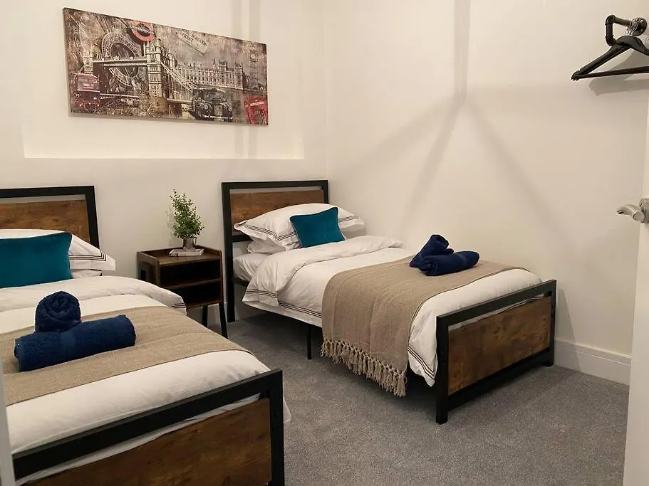 3 Bedroom New York Inspired Apartment Swansea