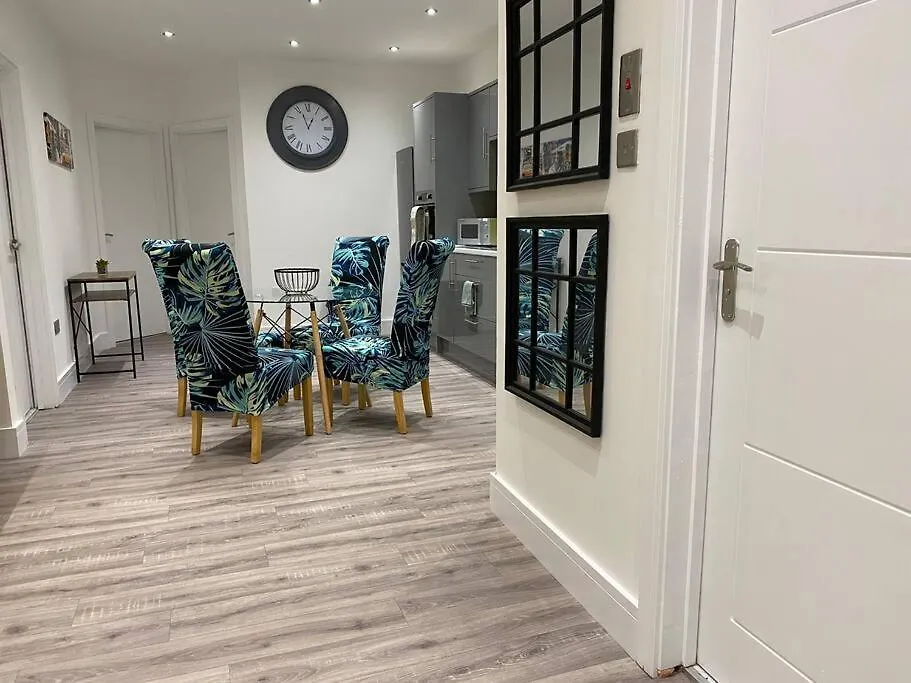 Holiday home 3 Bedroom New York Inspired Apartment Swansea